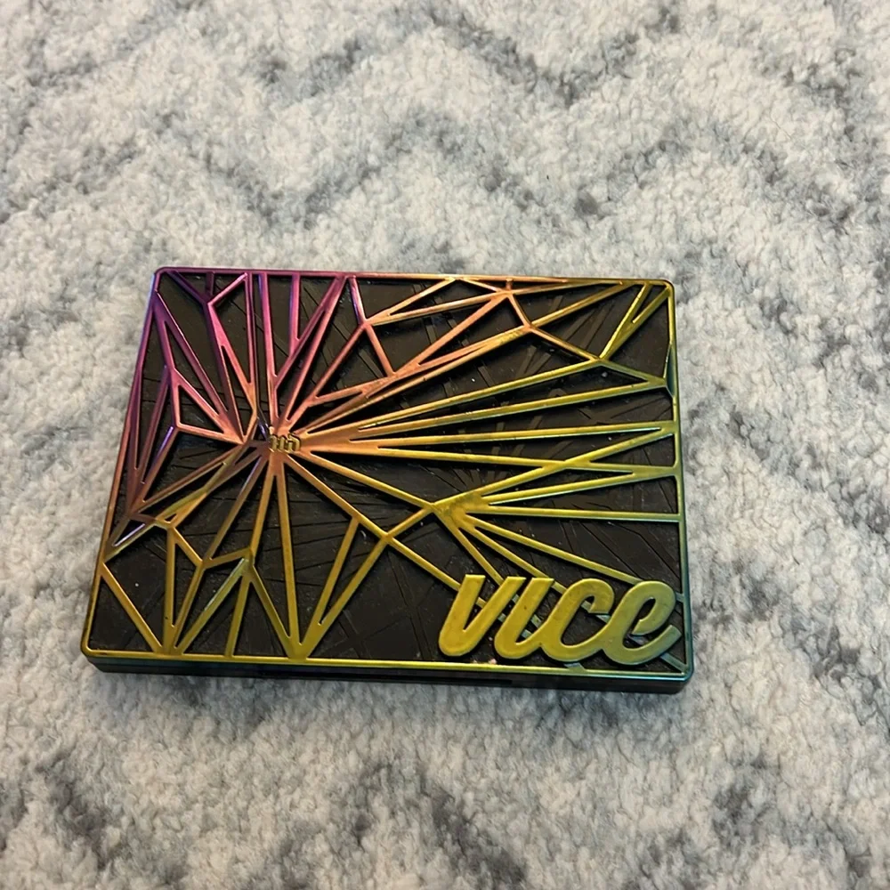 Urban Decay Vice Eyeshadowow Palette